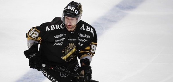 TT Nyhetsbyrån/ <a href="http://www.webbsporten.se">http://www.webbsporten.se</a> Much like Sami Kapanen in Finland, Michael Nylander is well past his prime in Sweden at 41 years old, but the latter was also still an active player in 2013-14. Nylander's career came full circle this past season, suiting up for 8 games with AIK of the SweHL — formerly the Swedish Elite League. It's the same club that Nylander got his professional start with back in 1991, and this may have been his swan song, considering he only managed 1 assist in this short stint. He also played 25 games in Sweden's second division, recording 3 goals and 9 points. Nylander shares the second-generation potential with Kapanen as well, with his son, William Nylander, being the second-ranked European skater for this year's NHL draft behind the aforementioned Kasperi Kapanen.